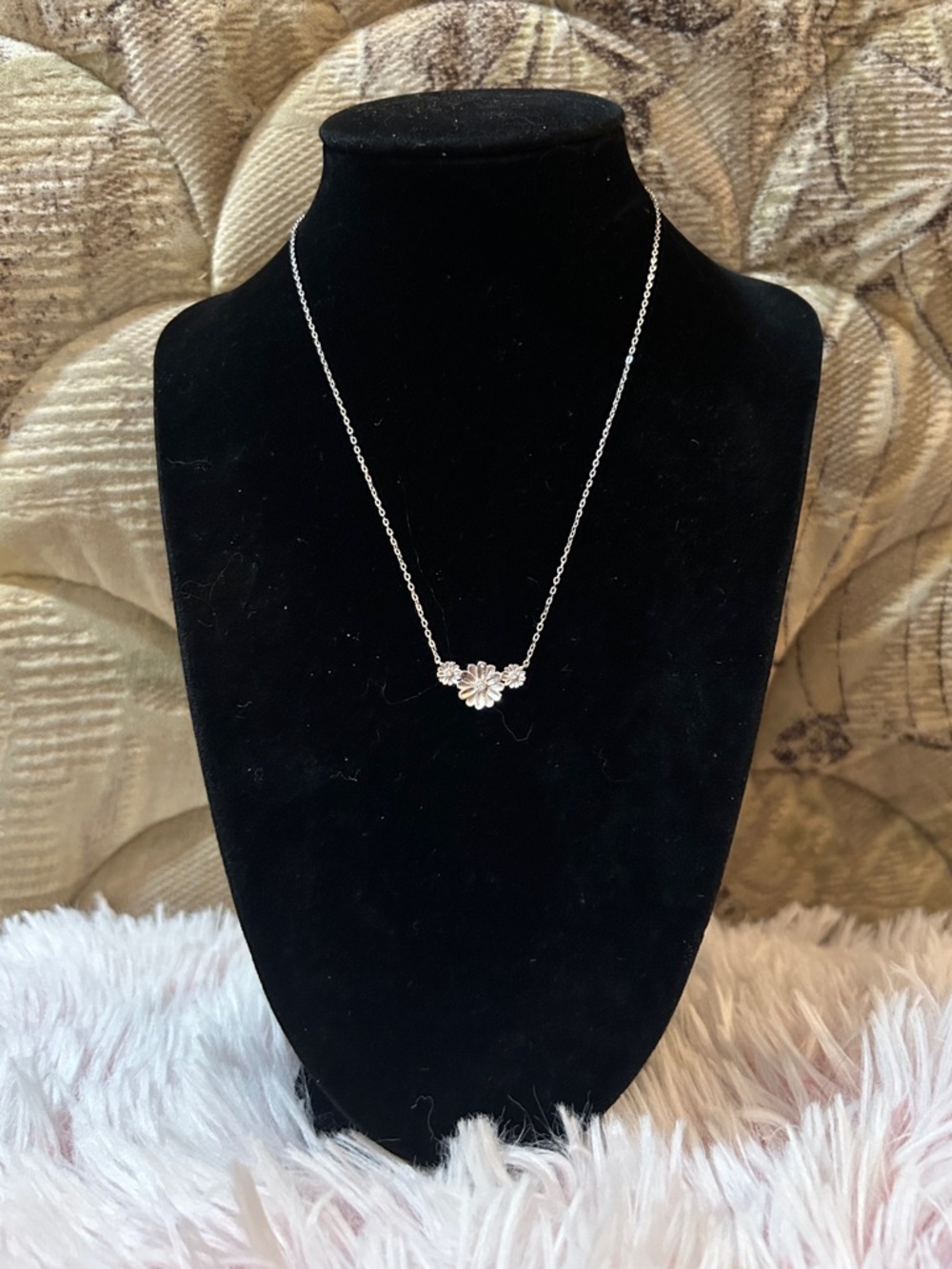 925 Sterling Silver Floral Necklace - 16-18in NEW